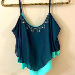 CHARLOTTE RUSSE BLUE / TEAL LAYERED CROP TOP - LARGE